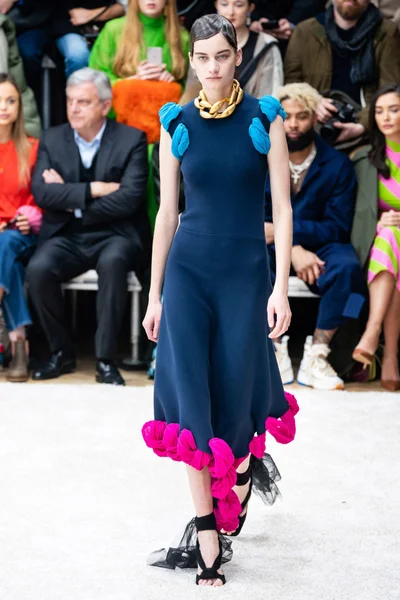 Look 11